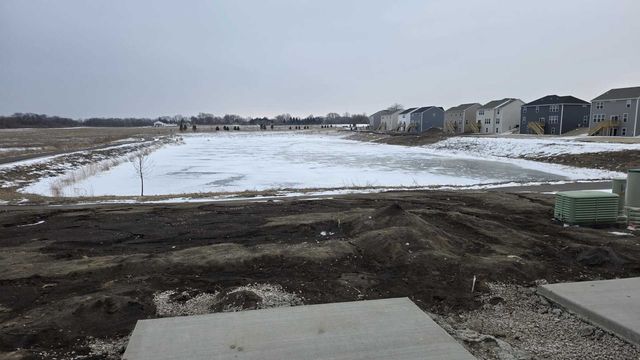 460 Hathaway Lane, Oswego, IL 60543