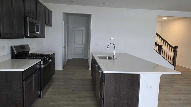 460 Hathaway Lane, Oswego, IL 60543