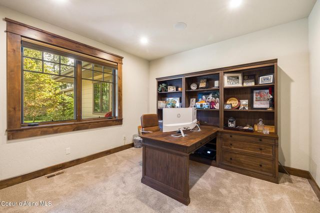 9741 Easy St, Hayden Lake, ID 83835