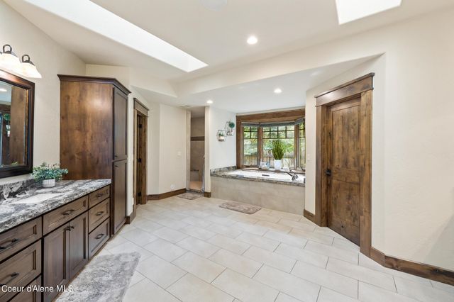 9741 Easy St, Hayden Lake, ID 83835