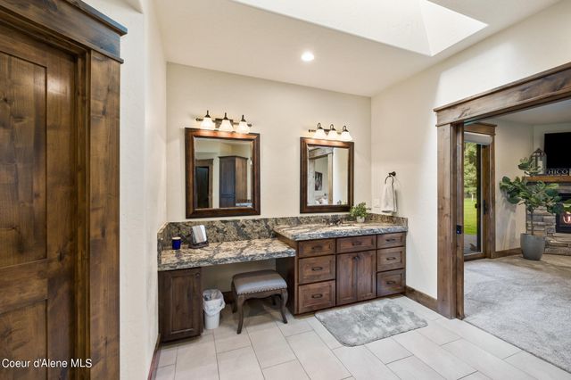 9741 Easy St, Hayden Lake, ID 83835