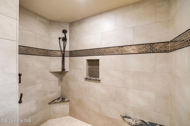 9741 Easy St, Hayden Lake, ID 83835