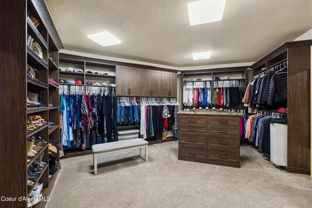 9741 Easy St, Hayden Lake, ID 83835