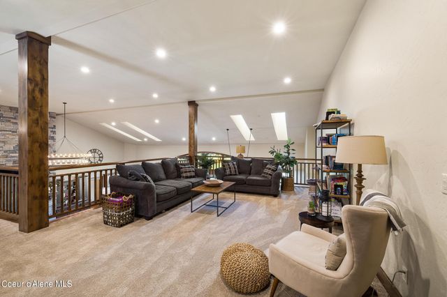 9741 Easy St, Hayden Lake, ID 83835