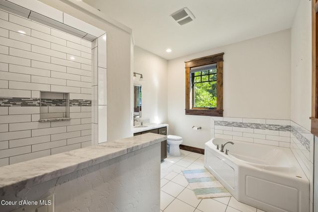 9741 Easy St, Hayden Lake, ID 83835