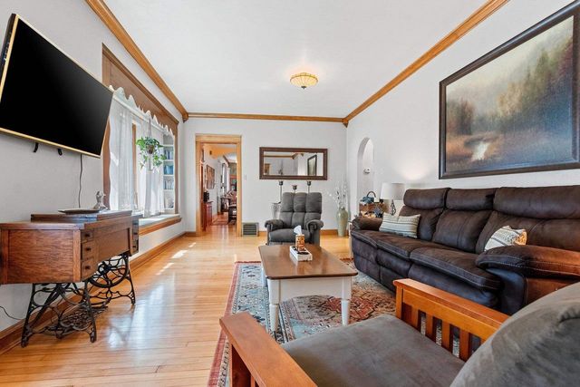 719 N MICHIGAN STREET, De Pere, WI 54115