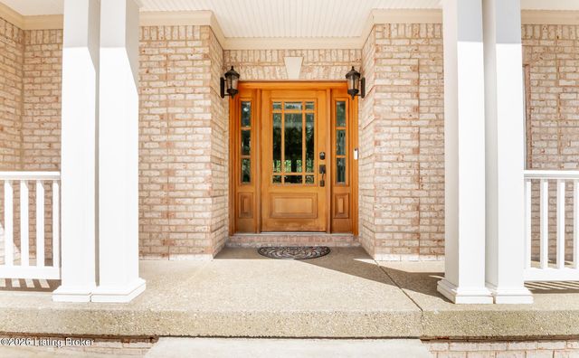 1201 Persimmon Ridge Dr, Louisville, KY 40245