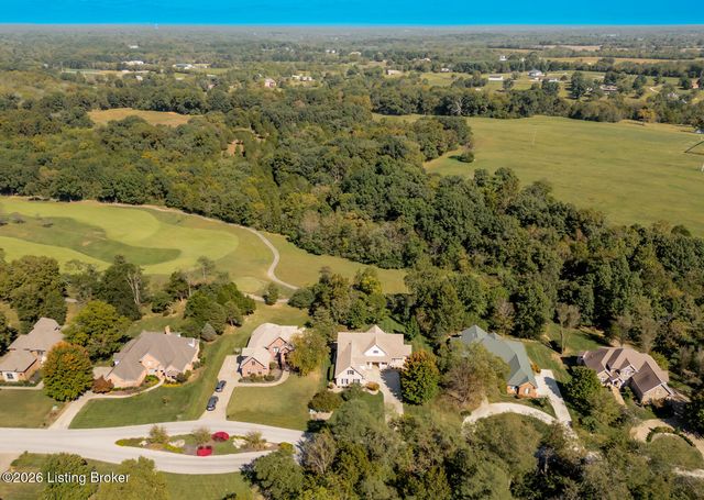 1201 Persimmon Ridge Dr, Louisville, KY 40245