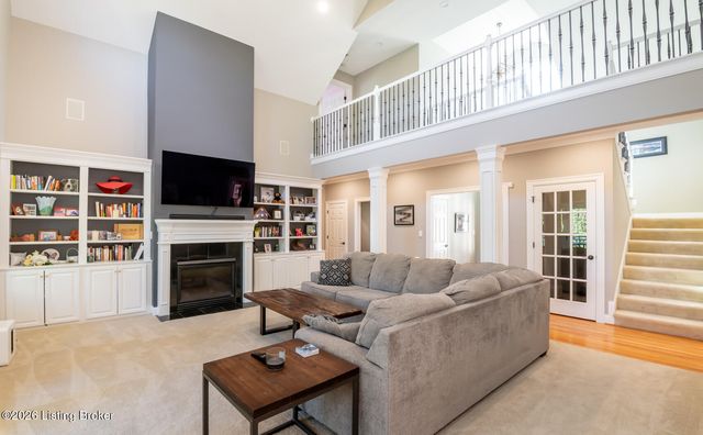 1201 Persimmon Ridge Dr, Louisville, KY 40245