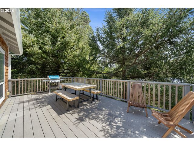 37835 19TH St, Manzanita, OR 97130