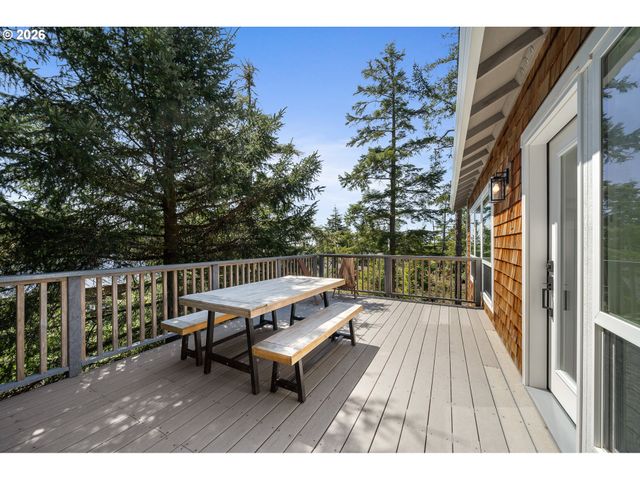 37835 19TH St, Manzanita, OR 97130