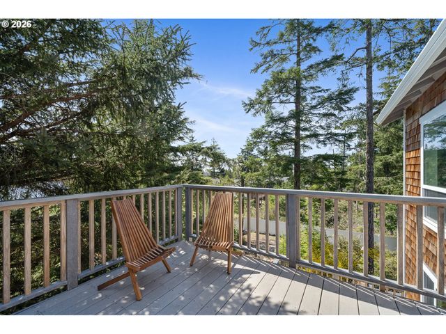 37835 19TH St, Manzanita, OR 97130