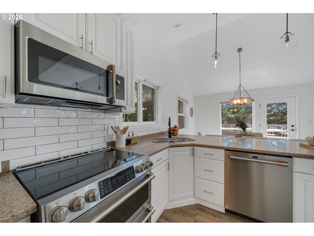 37835 19TH St, Manzanita, OR 97130