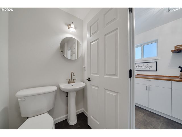 37835 19TH St, Manzanita, OR 97130