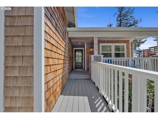 37835 19TH St, Manzanita, OR 97130