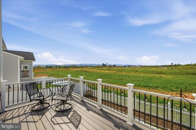 108 SHALLOW CREEK DR, Ranson, WV 25438