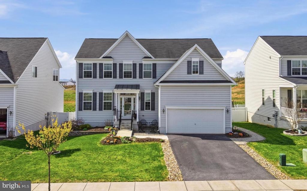 108 SHALLOW CREEK DR, Ranson, WV 25438
