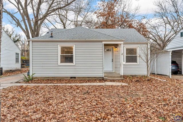 2212 SW Plass AVE, Topeka, KS 66611