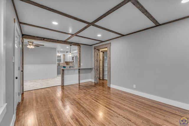 2212 SW Plass AVE, Topeka, KS 66611