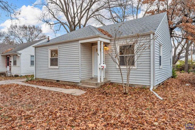 2212 SW Plass AVE, Topeka, KS 66611