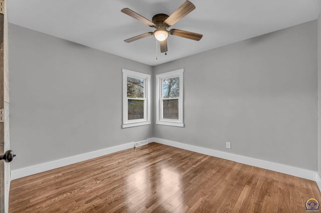 2212 SW Plass AVE, Topeka, KS 66611