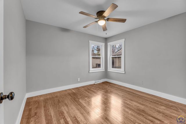 2212 SW Plass AVE, Topeka, KS 66611