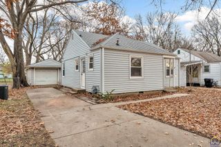 2212 SW Plass AVE, Topeka, KS 66611