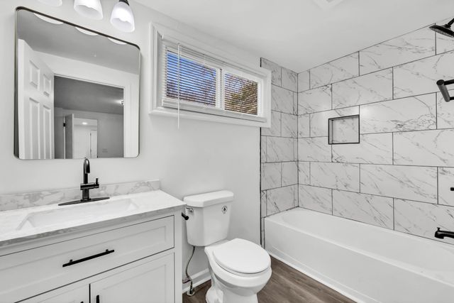 825 E Happy Hollow Dr, Clarksville, TN 37040