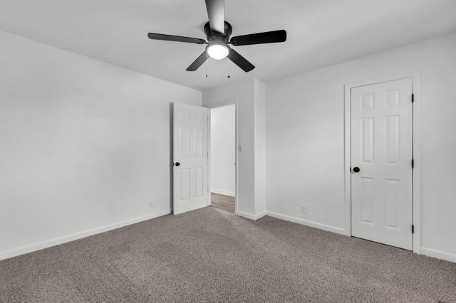 825 E Happy Hollow Dr, Clarksville, TN 37040