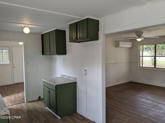 1972 Lockey Avenue, Sneads, FL 32460