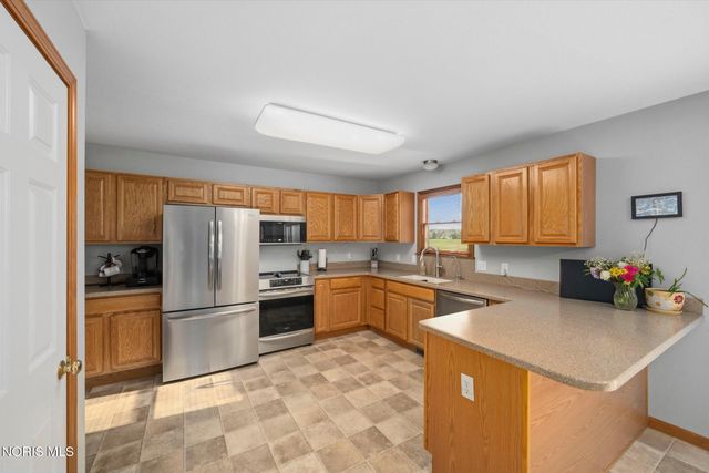 6065 Thomasville Court, Sylvania, OH 43560
