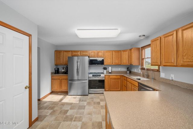 6065 Thomasville Court, Sylvania, OH 43560