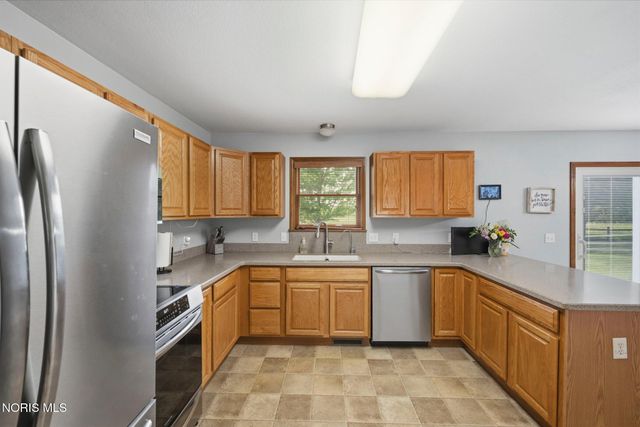 6065 Thomasville Court, Sylvania, OH 43560