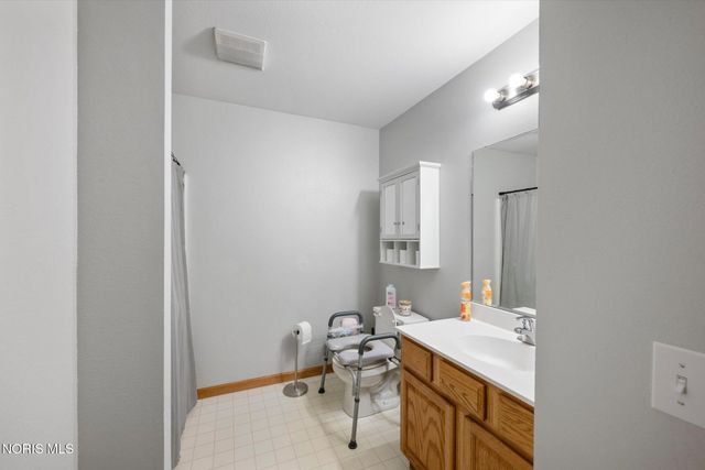 6065 Thomasville Court, Sylvania, OH 43560