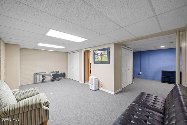 6065 Thomasville Court, Sylvania, OH 43560