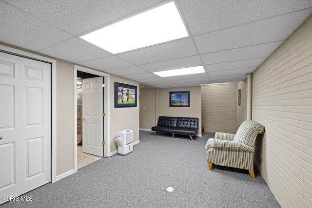 6065 Thomasville Court, Sylvania, OH 43560