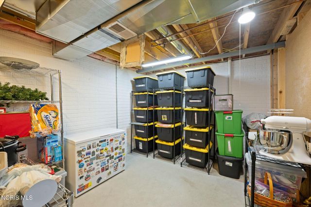 6065 Thomasville Court, Sylvania, OH 43560