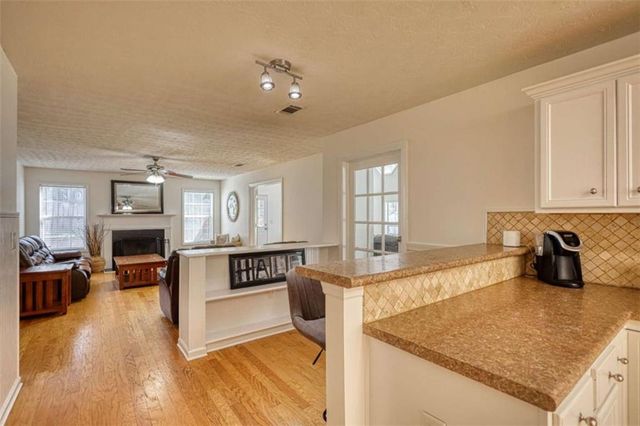 911 Parkplace, Loganville, GA 30052