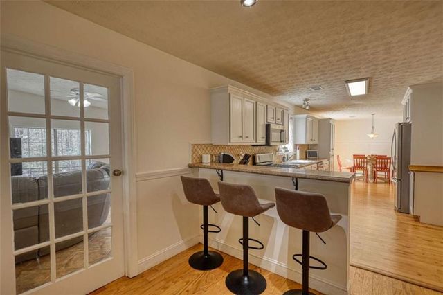 911 Parkplace, Loganville, GA 30052