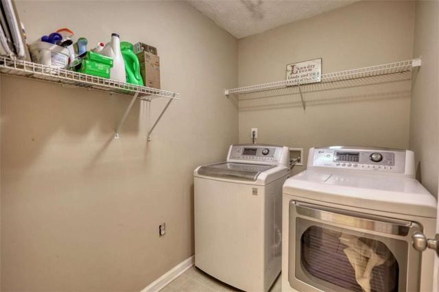 911 Parkplace, Loganville, GA 30052