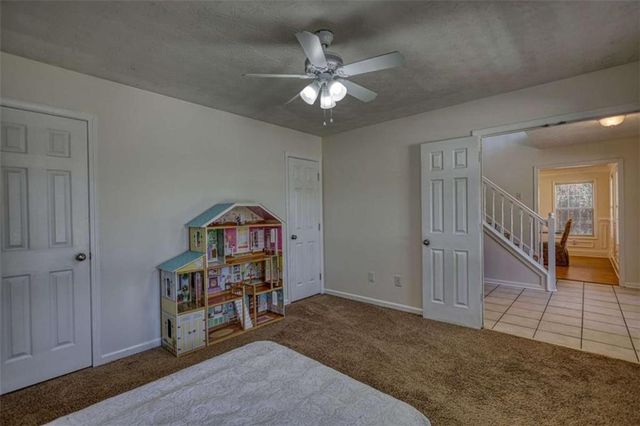 911 Parkplace, Loganville, GA 30052