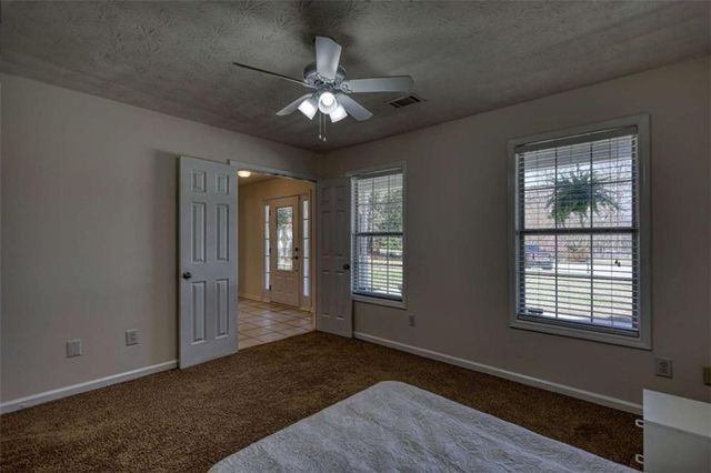 911 Parkplace, Loganville, GA 30052