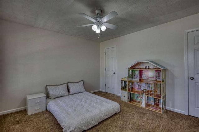 911 Parkplace, Loganville, GA 30052