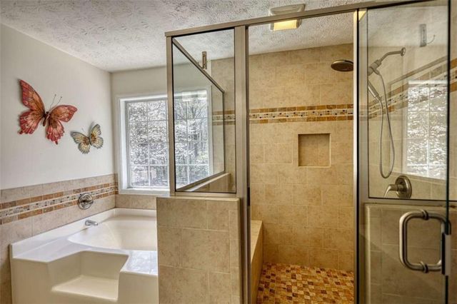 911 Parkplace, Loganville, GA 30052