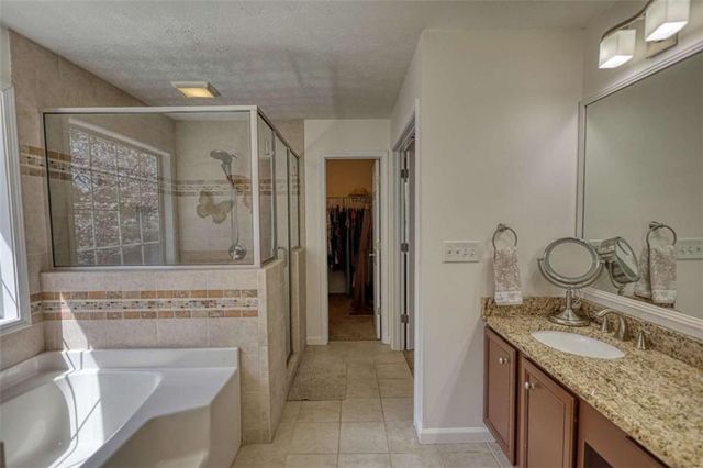 911 Parkplace, Loganville, GA 30052