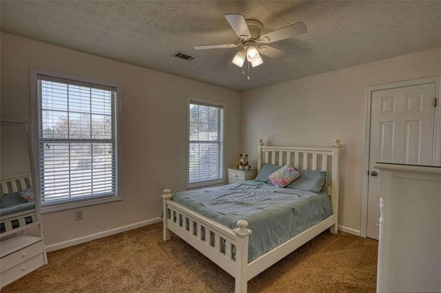 911 Parkplace, Loganville, GA 30052