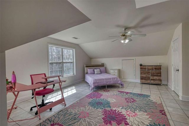 911 Parkplace, Loganville, GA 30052