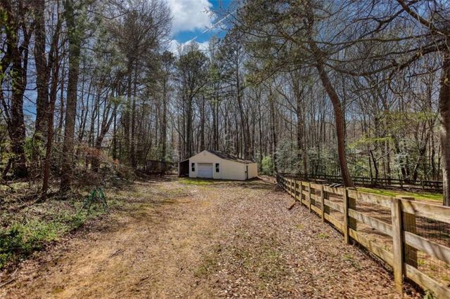 911 Parkplace, Loganville, GA 30052