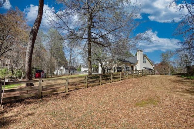 911 Parkplace, Loganville, GA 30052