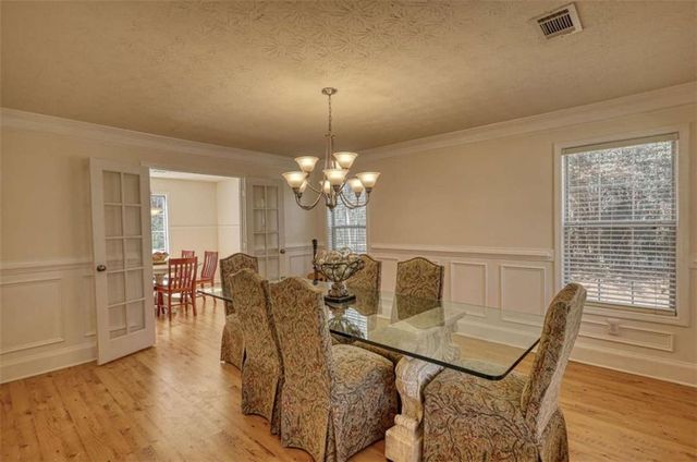 911 Parkplace, Loganville, GA 30052